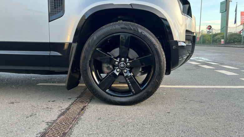 Land Rover Defender 3.0 D250 X-Dynamic SE 110 5dr Auto Diesel Estate